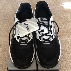 ASICS UPCOURT SIZE 9